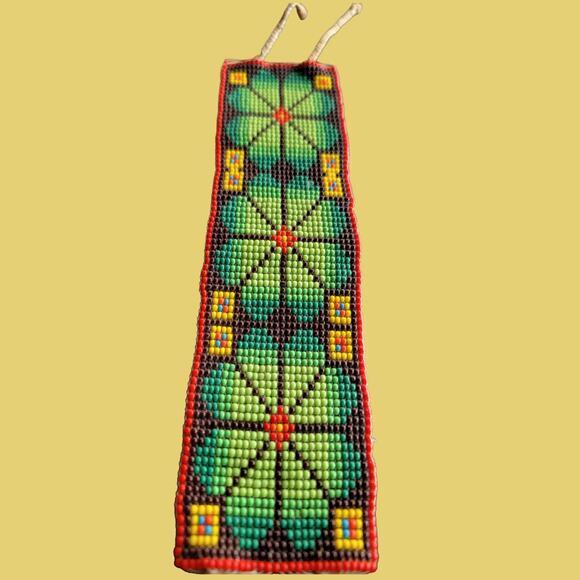 Vintage 1990s Huichol Chaquira Beaded Bracelet with Peyote Stitch Design - Picture 2 of 4